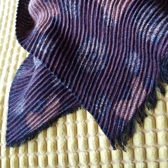 NWT Geometric Warm Pleated Reversible Scarf - Picture 2 of 8